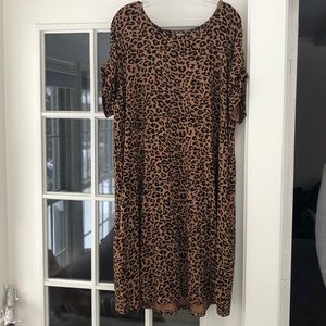 Gorgeous animal print shift dress